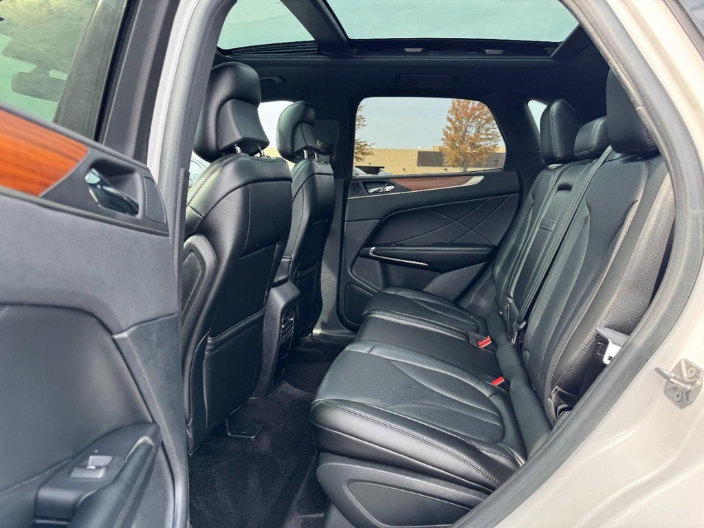Used 2017 Lincoln MKC Reserve FWD image 10