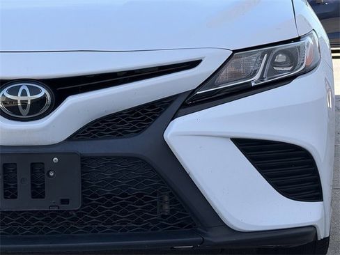 Used 2020 Toyota Camry SE w/ Convenience Package image 8