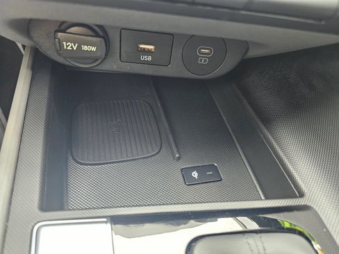 Used 2025 Hyundai Elantra SEL FWD image 22