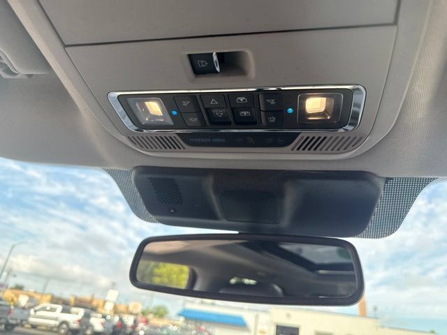 Used 2024 Ford F350 Lariat AWD/4WD image 21