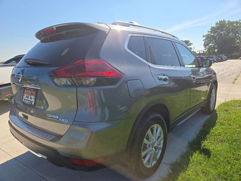 Used 2019 Nissan Rogue S w/ Special Edition Package AWD/4WD image 4