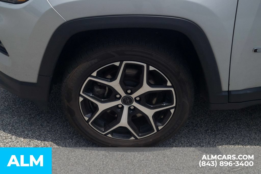 Used 2025 Jeep Compass Limited AWD/4WD image 12