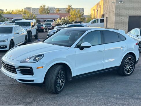 Used 2022 Porsche Cayenne Coupe image 5