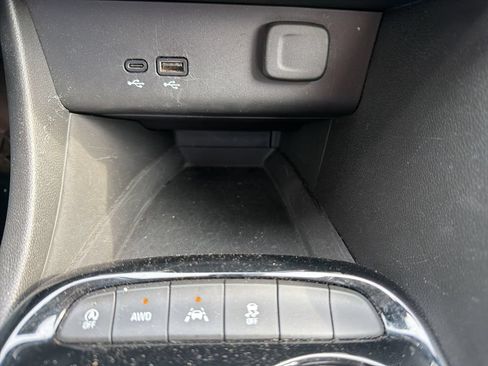 Used 2024 Buick Encore GX Sport Touring AWD/4WD image 28