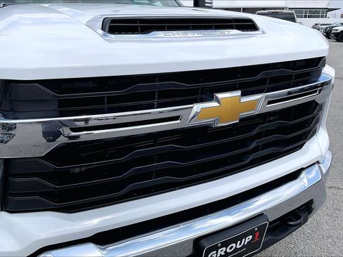 Used 2025 Chevrolet Silverado 2500 LT w/ Convenience Package image 28