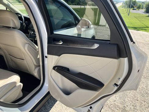 Used 2017 Lincoln MKC Reserve AWD/4WD image 19