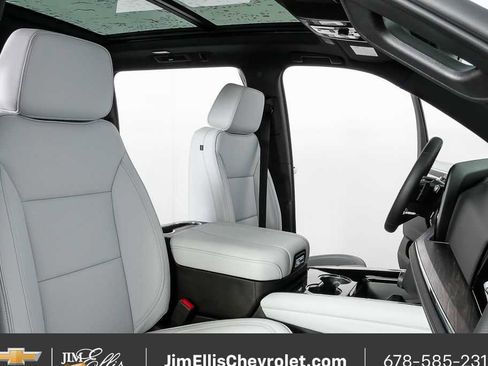 New 2026 Chevrolet Suburban Premier w/ Sun And Tow Package image 24