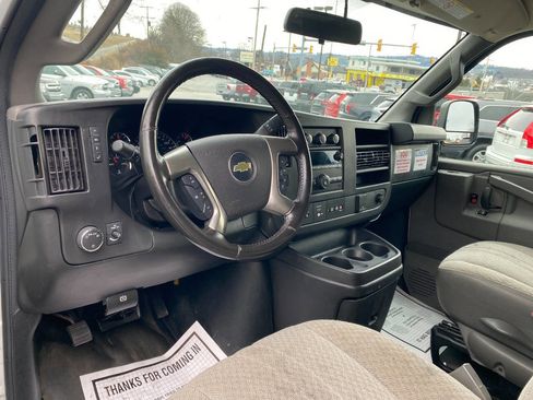 Used 2018 Chevrolet Express 3500 LS image 10