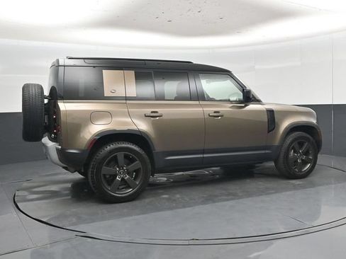 Used 2020 Land Rover Defender 110 SE AWD/4WD image 36