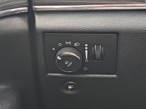 Used 2019 Jeep Grand Cherokee Limited w/ Luxury Group II image 25