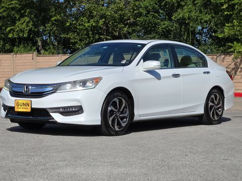 Used 2016 Honda Accord EX image 7