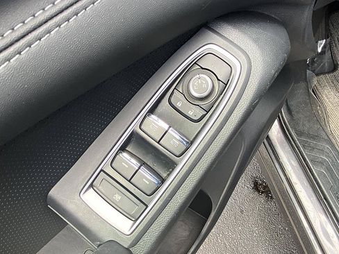 Used 2023 Subaru Ascent Limited AWD/4WD image 10