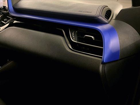 Used 2022 Toyota C-HR XLE image 15