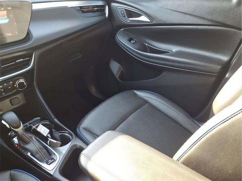 Used 2025 Buick Encore GX Sport Touring image 12