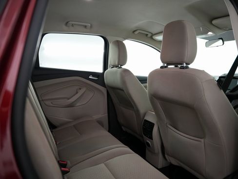 Used 2019 Ford Escape SE image 40