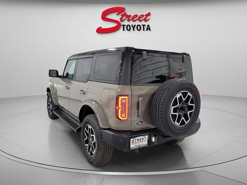 Used 2025 Ford Bronco Outer Banks AWD/4WD image 2