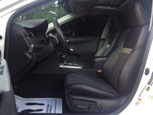 Used 2013 Toyota Camry SE FWD image 29