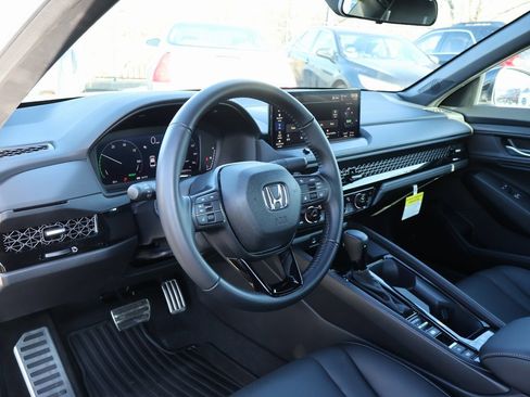 Certified 2025 Honda Accord Sport image 16