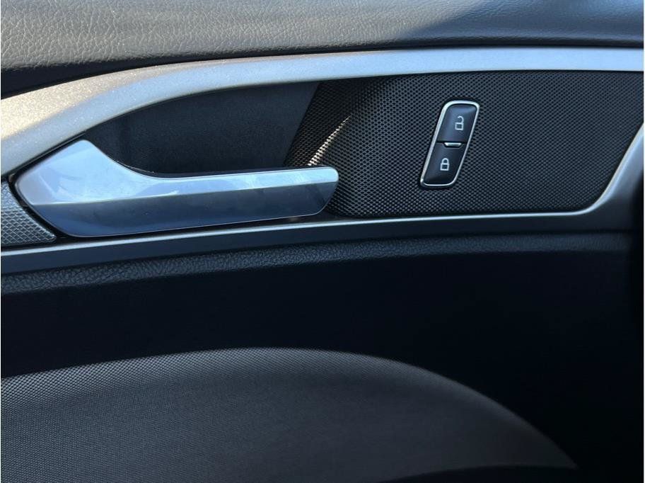 Used 2018 Ford Fusion S FWD image 16