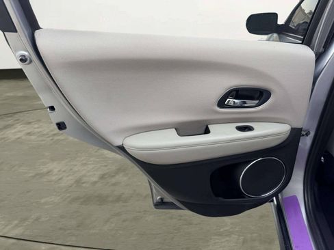 Used 2017 Honda HR-V EX image 19
