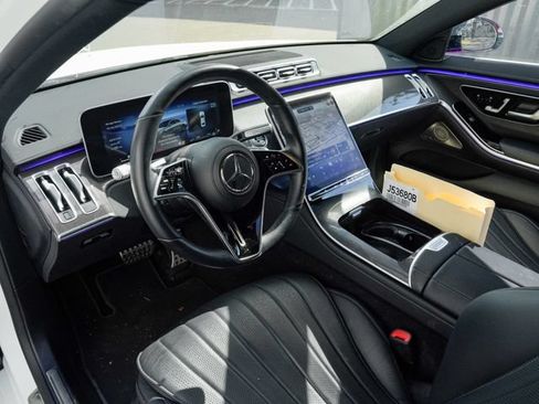 Used 2022 Mercedes-Benz S 500 4MATIC image 2