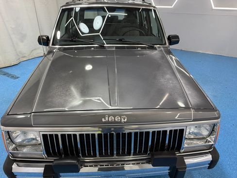 Used 1990 Jeep Cherokee Laredo RWD image 9