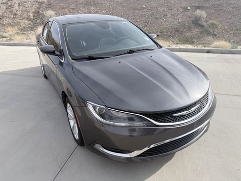Used 2017 Chrysler 200 Limited Platinum w/ Comfort & Convenience Group image 3
