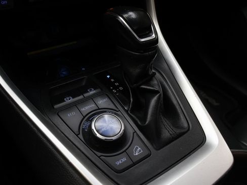 Used 2020 Toyota RAV4 Limited AWD/4WD image 25