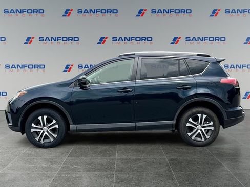 Used 2018 Toyota RAV4 LE FWD image 2