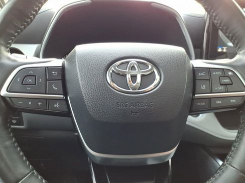 Used 2021 Toyota Highlander Platinum image 28