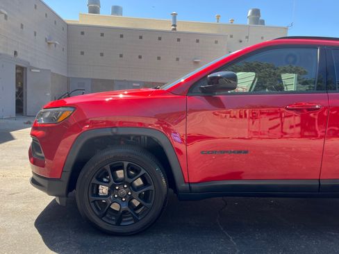 New 2026 Jeep Compass Latitude AWD/4WD image 9