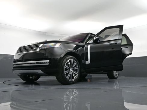 Used 2023 Land Rover Range Rover Autobiography image 43