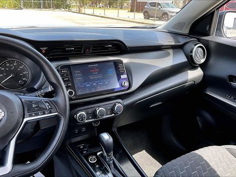 Used 2023 Nissan Kicks SV FWD image 6