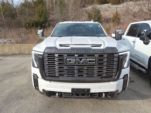 Used 2024 GMC Sierra 2500 Denali Ultimate w/ Max Trailering Package image 2