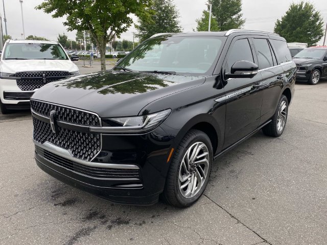 New 2027 Lincoln Navigator Reserve AWD/4WD image 3