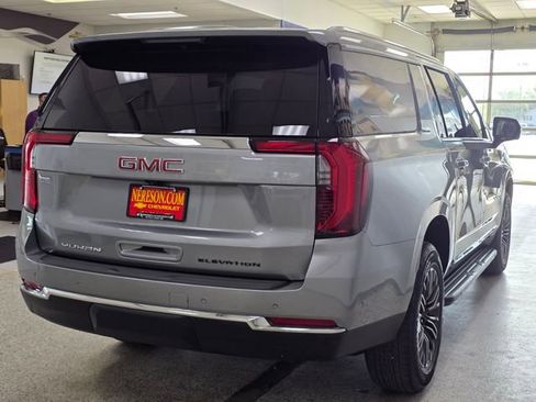 Used 2026 GMC Yukon XL Elevation AWD/4WD image 9