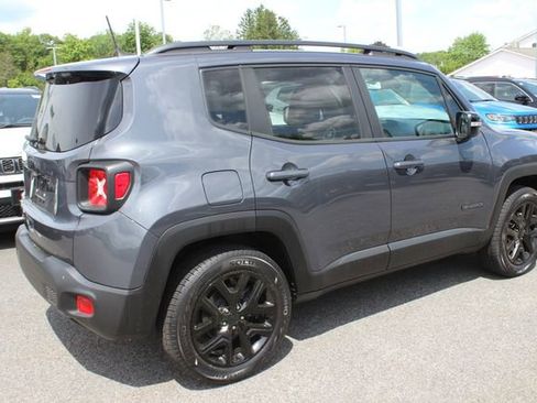 Used 2022 Jeep Renegade Altitude w/ Convenience Group AWD/4WD image 29