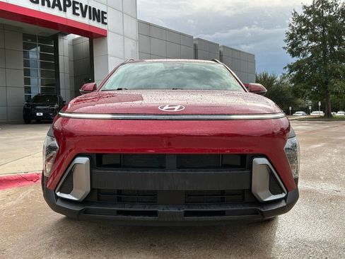 Used 2025 Hyundai Kona SEL FWD image 3
