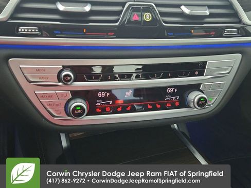 Used 2022 BMW 740i xDrive w/ Premium Package image 26