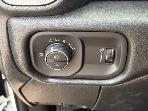 New 2026 RAM 2500 Tradesman w/ Chrome Appearance Group AWD/4WD image 26
