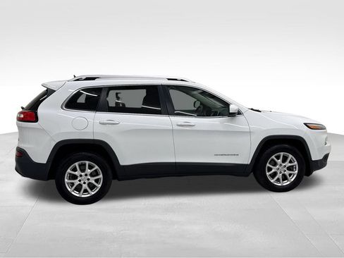 Used 2015 Jeep Cherokee Latitude AWD/4WD image 8