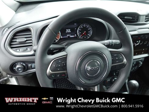 Used 2022 Jeep Renegade Latitude image 12