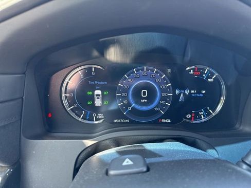 Used 2018 Cadillac Escalade Platinum image 13