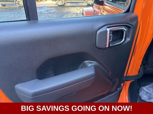 New 2025 Jeep Gladiator Sport image 37