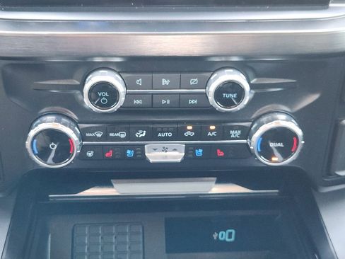 Used 2024 Ford F350 Lariat w/ Black Appearance Package image 19