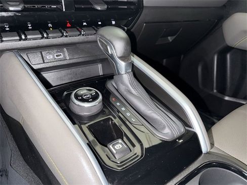 Used 2024 Chevrolet Colorado ZR2 w/ ZR2 Convenience Package III image 35