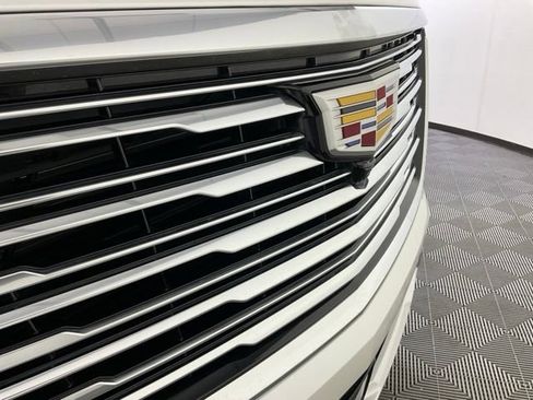 Used 2025 Cadillac Escalade ESV Premium Luxury Platinum AWD/4WD image 9
