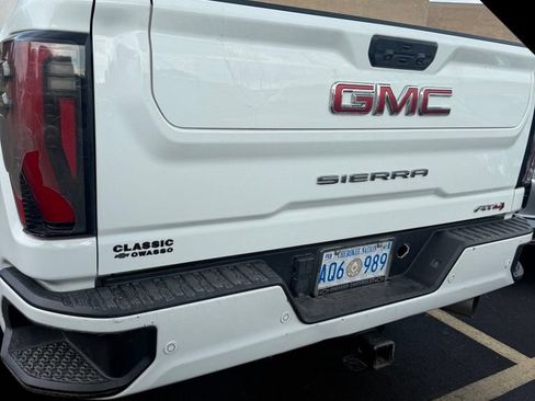 Used 2024 GMC Sierra 2500 AT4 w/ Technology Package AWD/4WD image 5