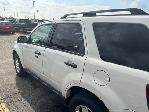 Used 2011 Ford Escape XLT w/ 201A Rapid Spec Order Code FWD image 18
