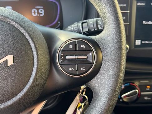 Certified 2025 Kia Soul LX w/ LX Technology Package image 23